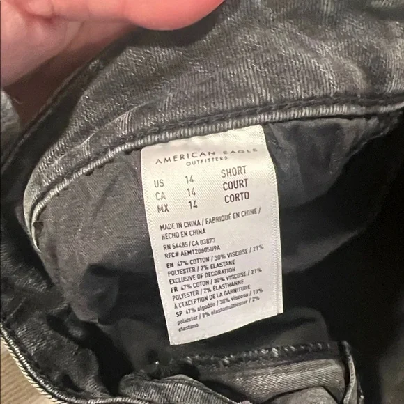 American Eagle Distressed Black Women Jeans - Picture 3 of 5